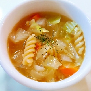 茅乃舎ダシでマカロニ野菜スープ